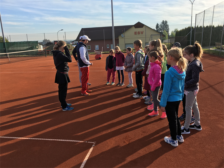 Volksschule - Tennisschnupperstunde für alle!!